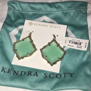 NWT Kendra Scott Kirsten Earrings
